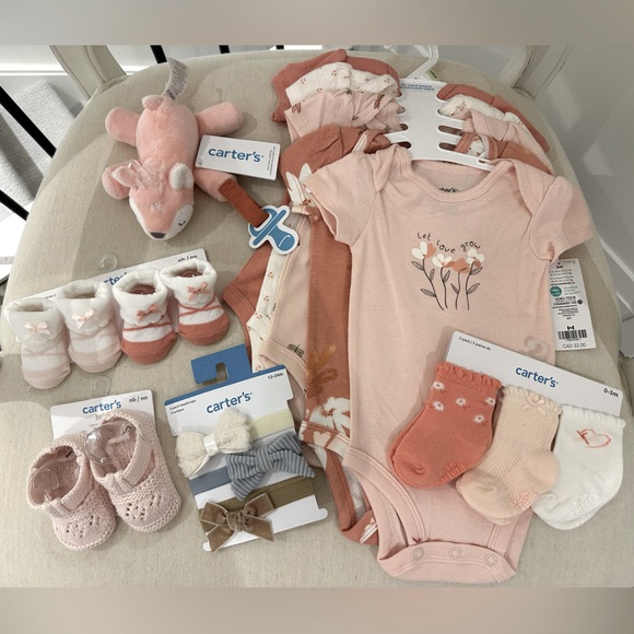 Carter's Other - Baby 3mth size sleeper onesie & accessory gift bundle NWT 🤍